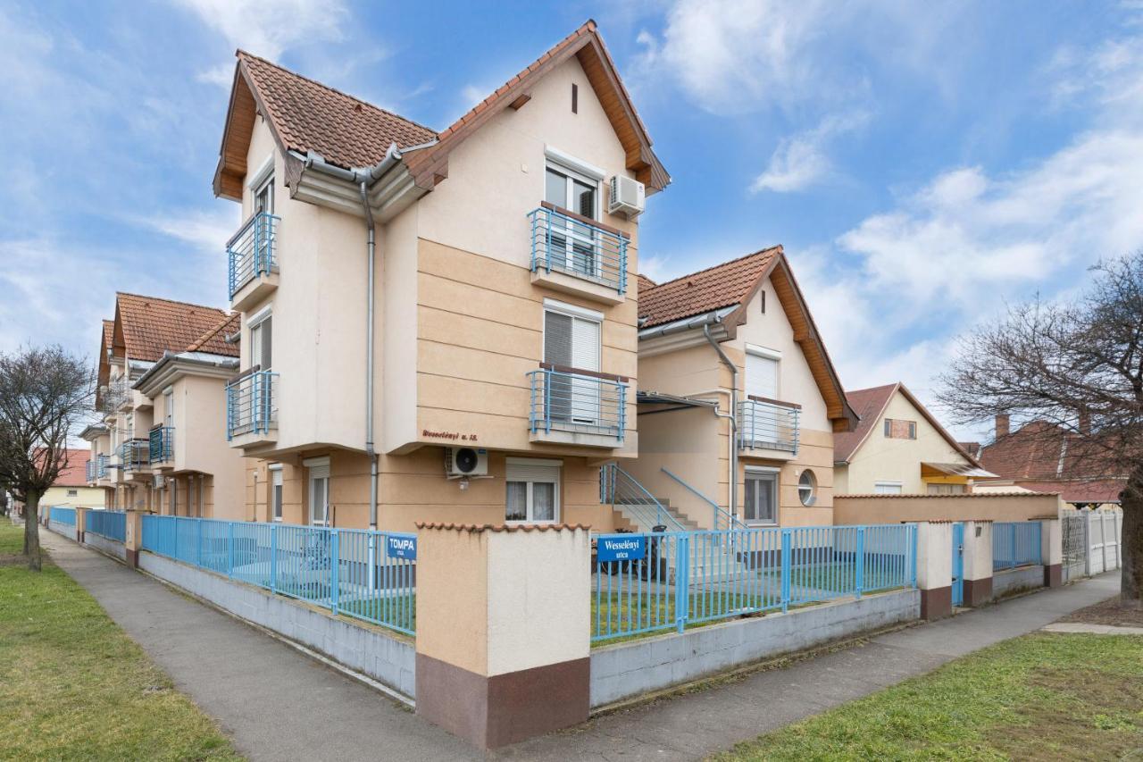 Marta Apartman Hajdúszoboszló Extérieur photo