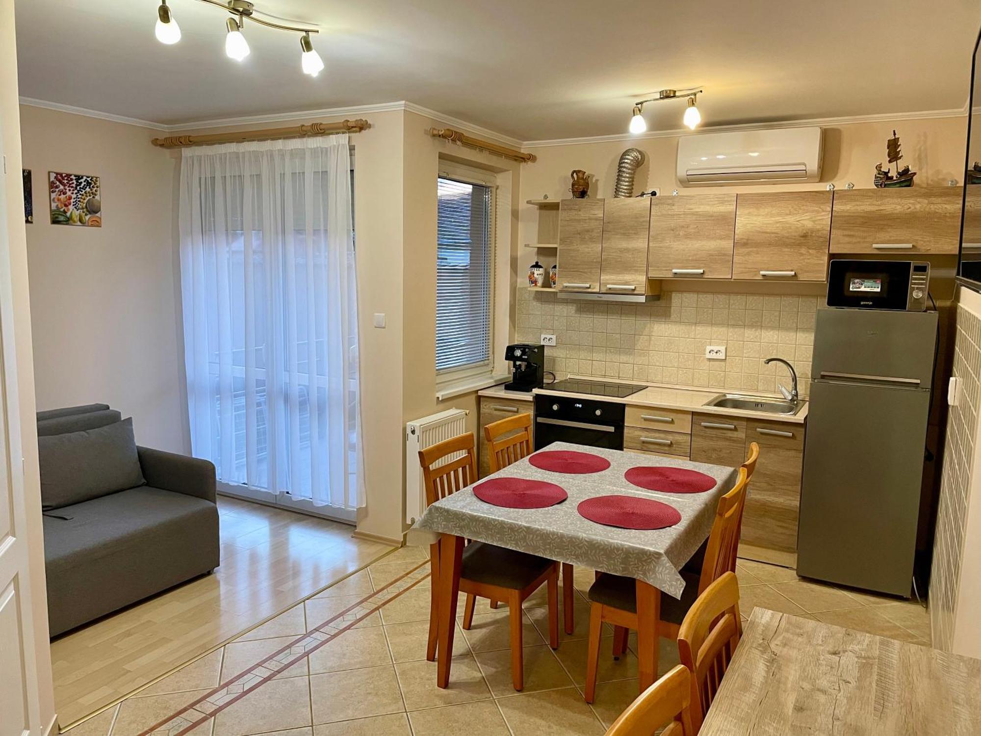Marta Apartman Hajdúszoboszló Extérieur photo