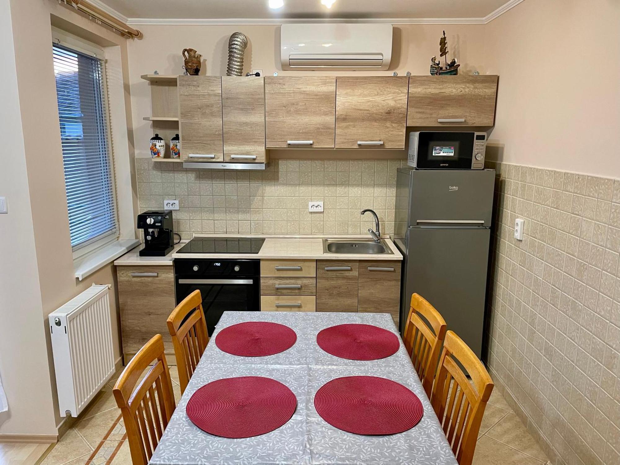 Marta Apartman Hajdúszoboszló Extérieur photo